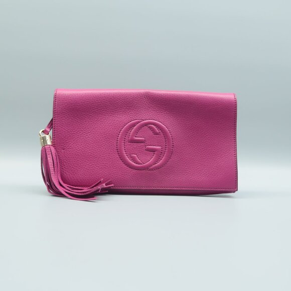 GUCCI Handbags - GUCCI SOHO Purple Leather Clutch bag